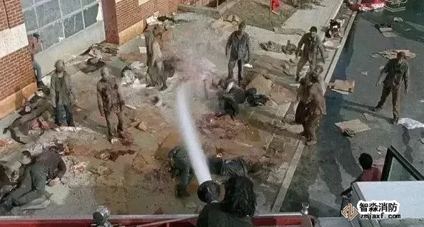 行尸走肉消防水槍